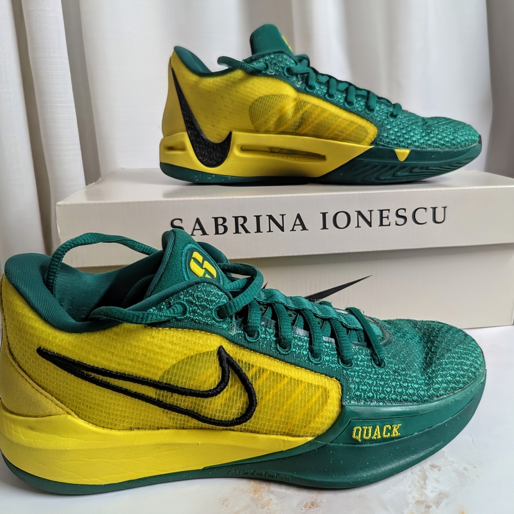 Nike Women's Green and Yellow Sneakers